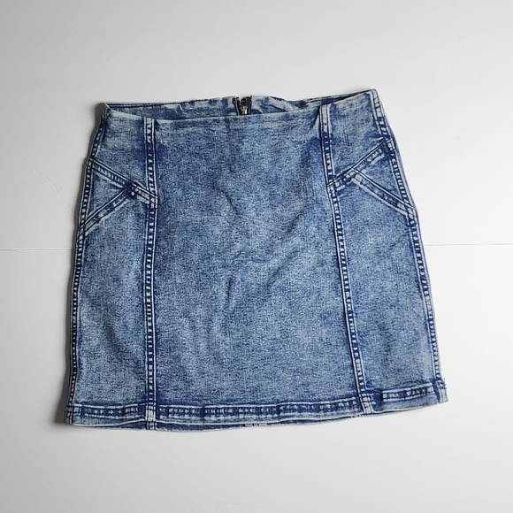 wild fable Dresses & Skirts - Wild Fable Vintage Wash 90s Mini Skirt Women's Size 4 Stretch Blue Denim